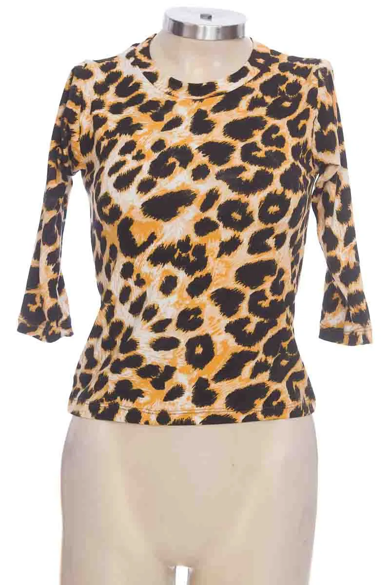 BLUSA COLOR ESTAMPADO  CLOSEANDO