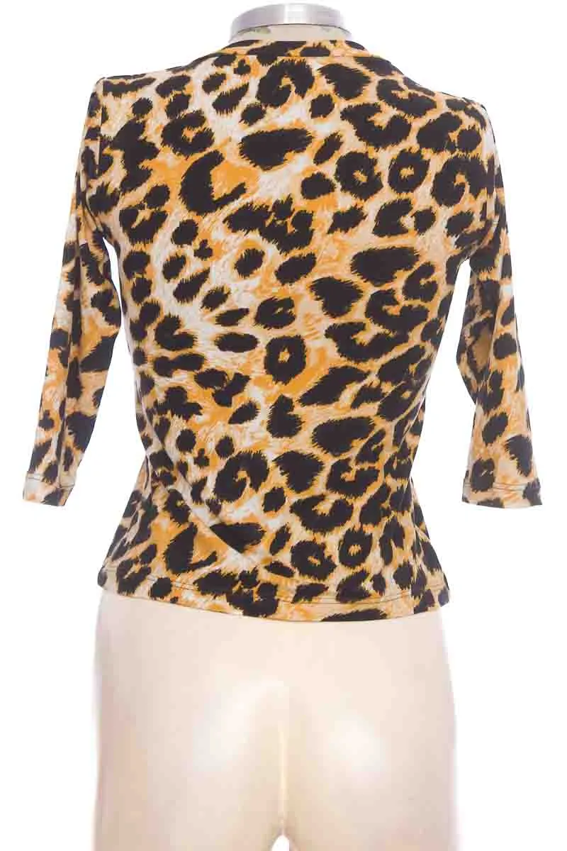 BLUSA COLOR ESTAMPADO  CLOSEANDO