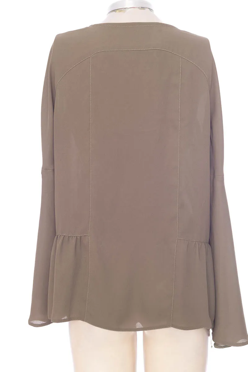 BLUSA COLOR VERDE  CLOSEANDO