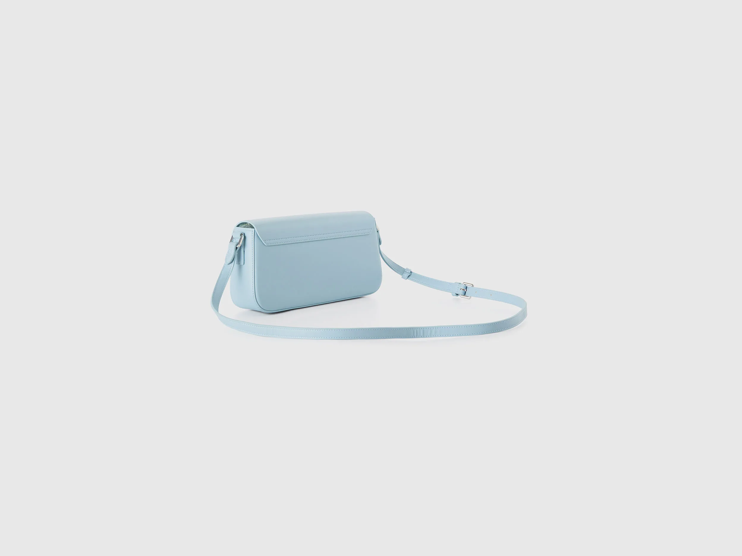Bolso baguette de tejido con efecto piel