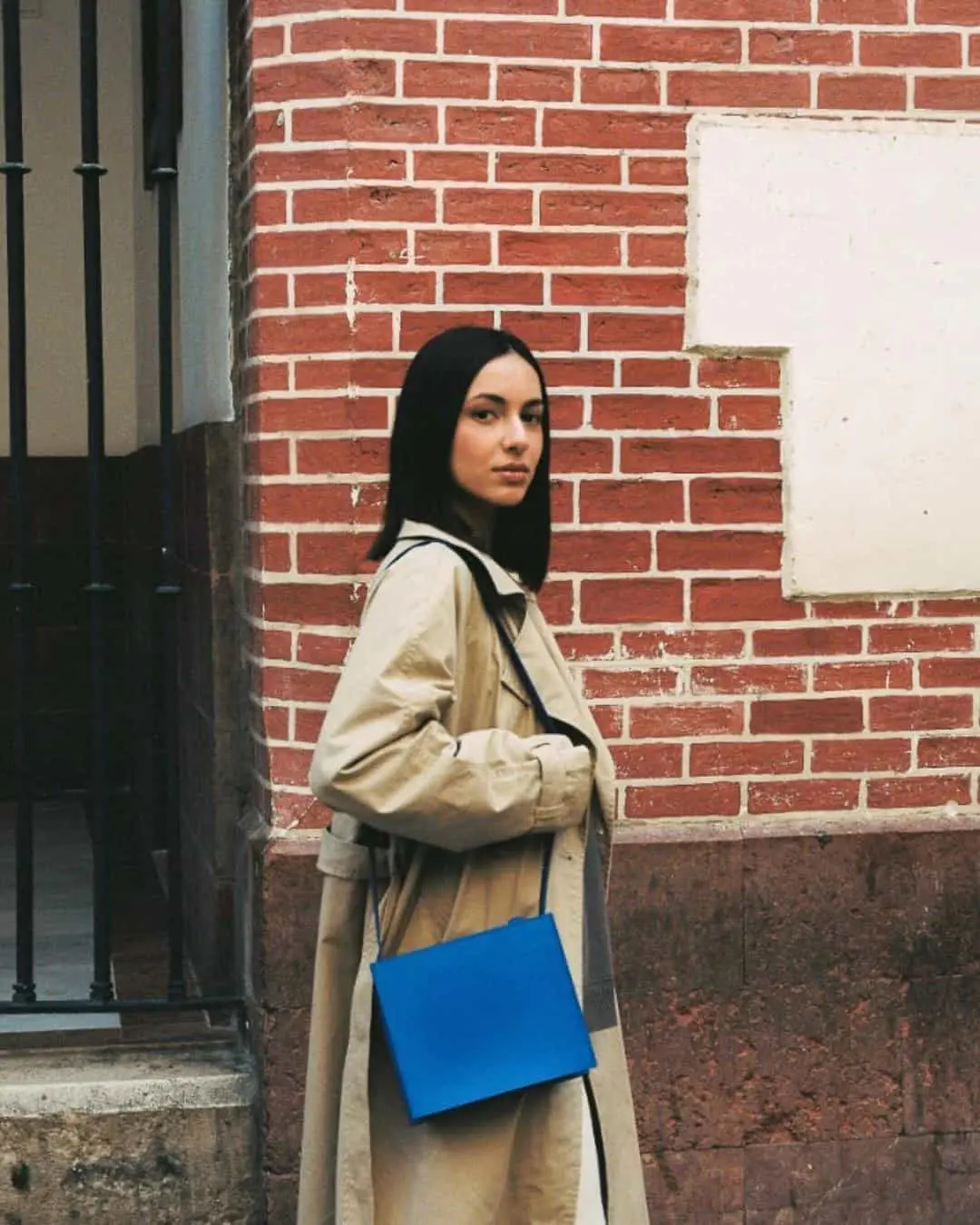Bolso cuadrado de cuero reciclado