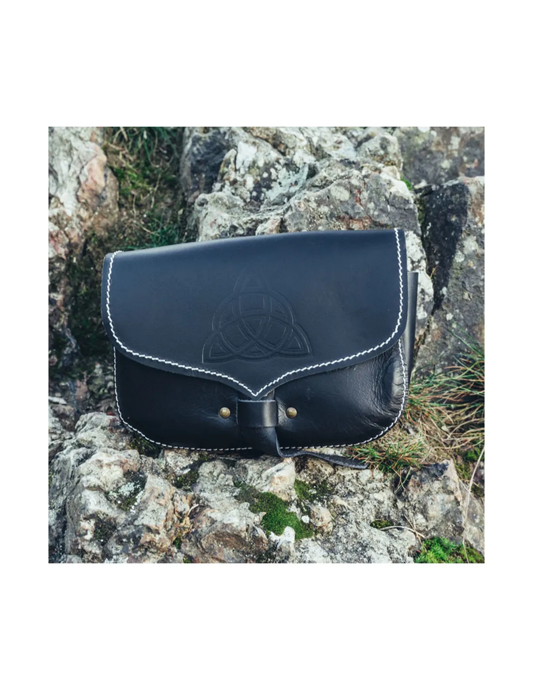 Bolso vikingo de cuero Hulda con Nudo Celta, negro