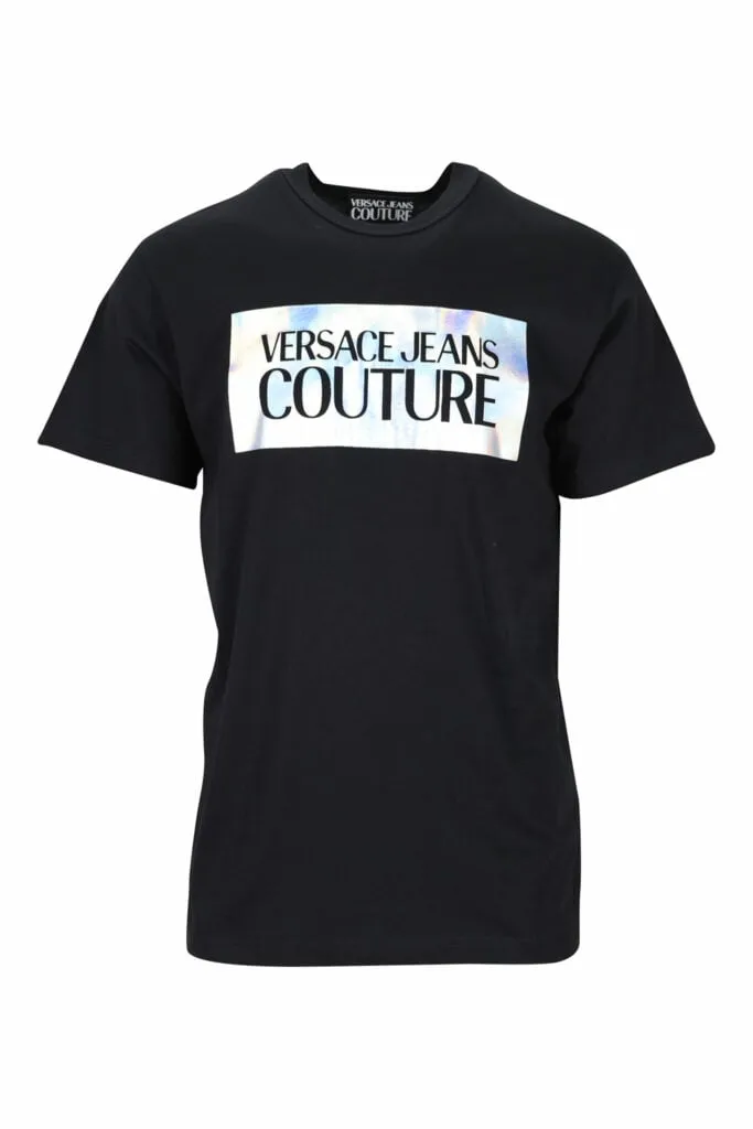 Camiseta negra con maxilogo clásico en contraste