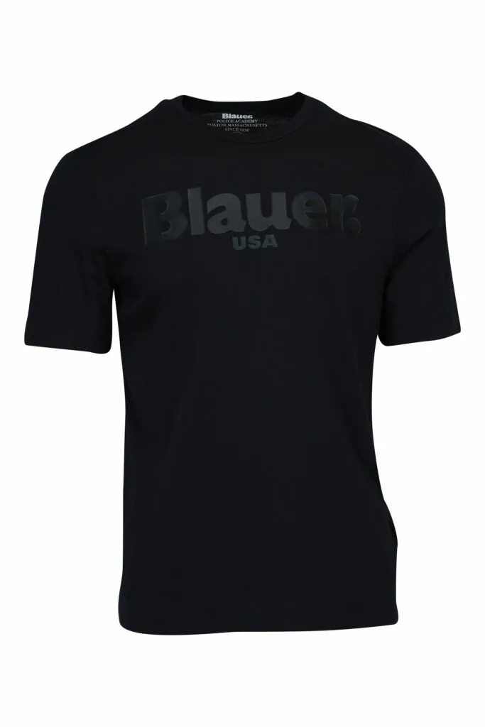 Camiseta negra con maxilogo monocromático centro
