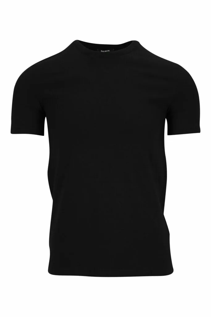Camiseta negra con minilogo en cuello
