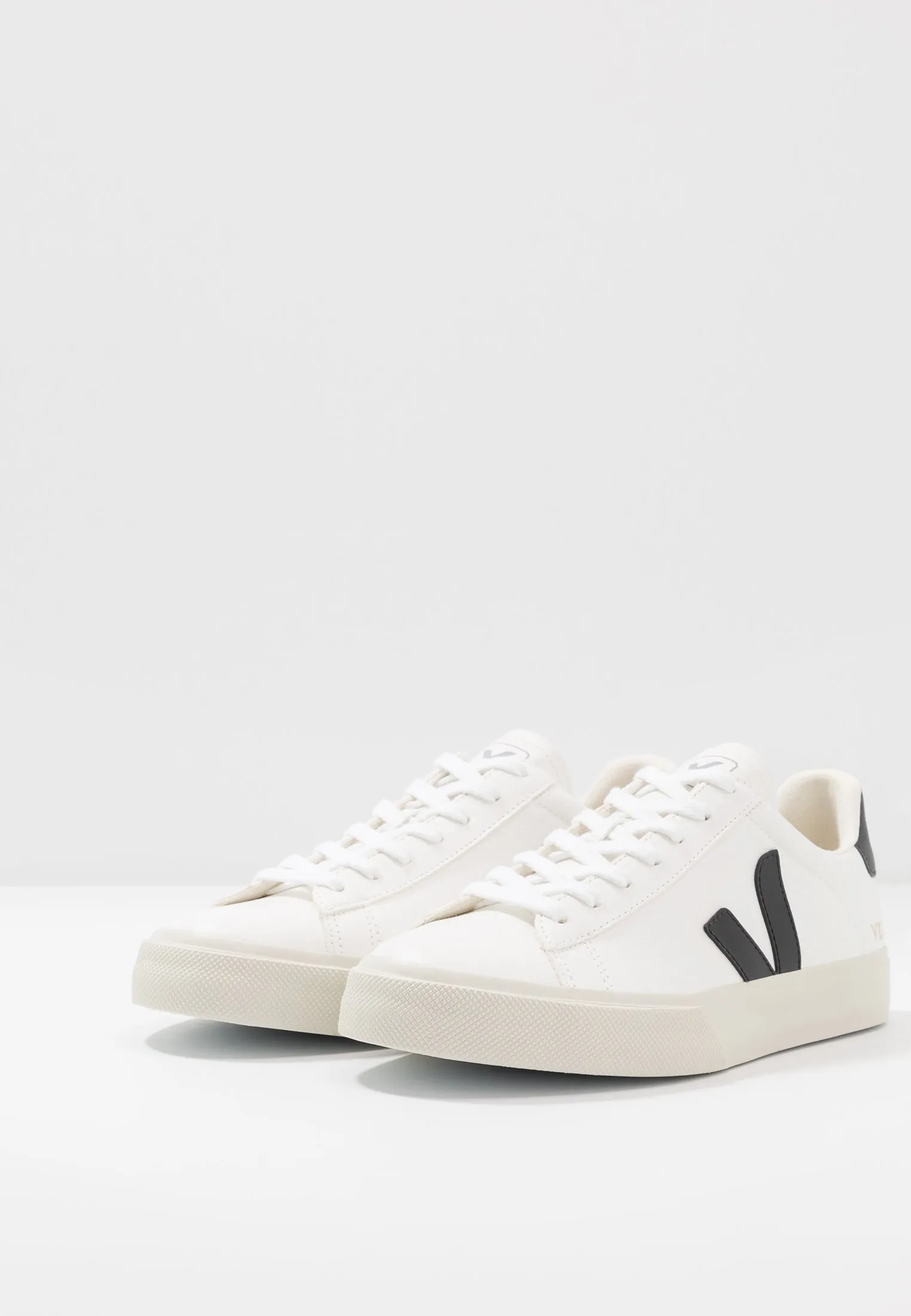 CAMPO  ZAPATILLAS