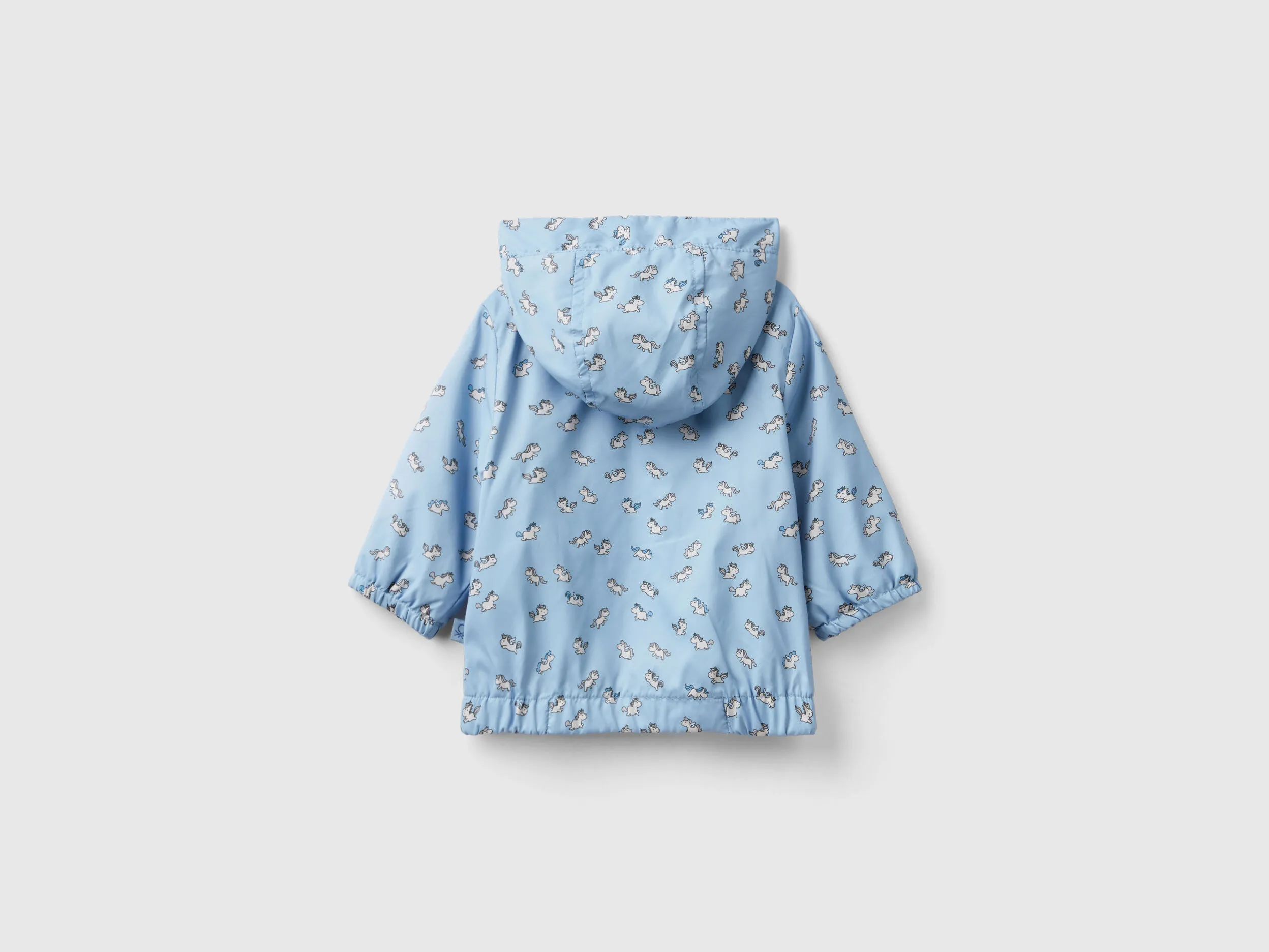Cazadora con estampado de unicornios