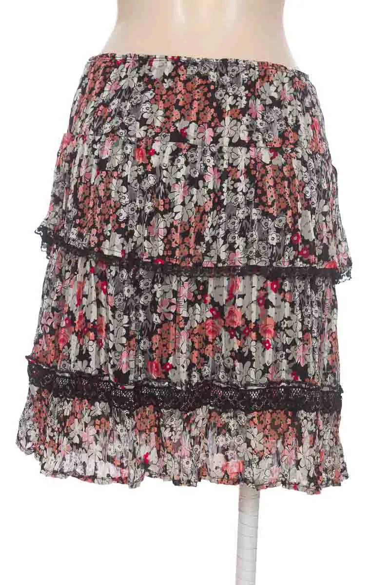 FALDA COLOR NEGRO  CLOSEANDO