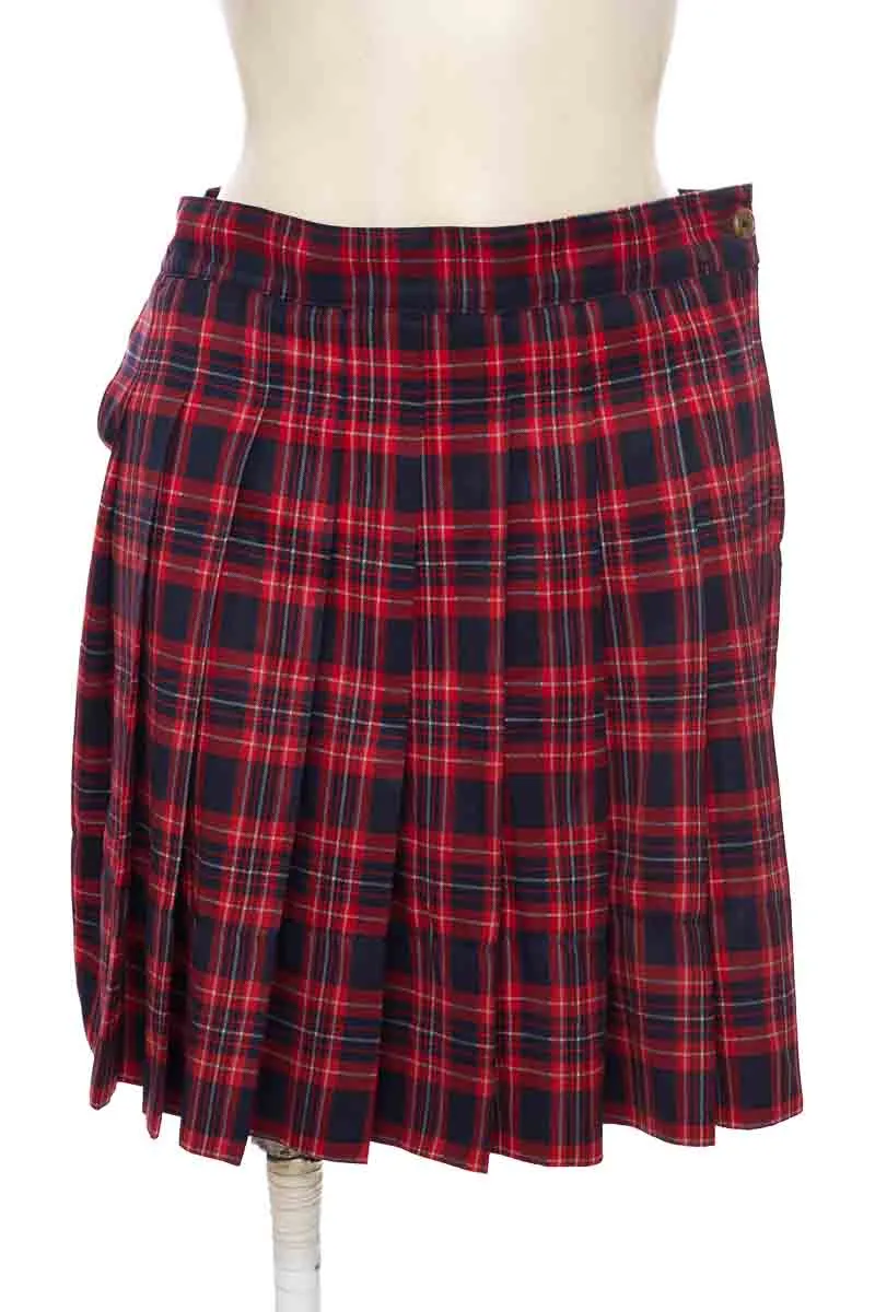FALDA COLOR ROJO  CLOSEANDO