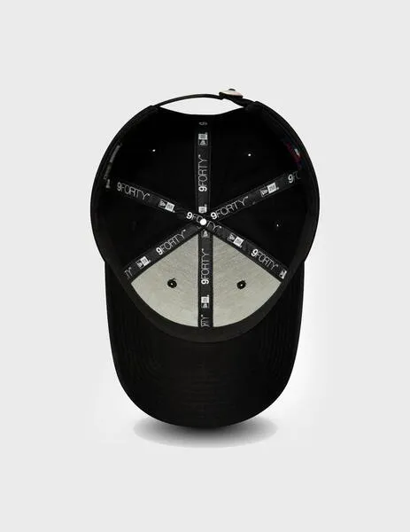 Gorra New Era Essential 940 negra para mujer