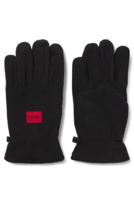 Guantes de forro polar con etiqueta con logo roja