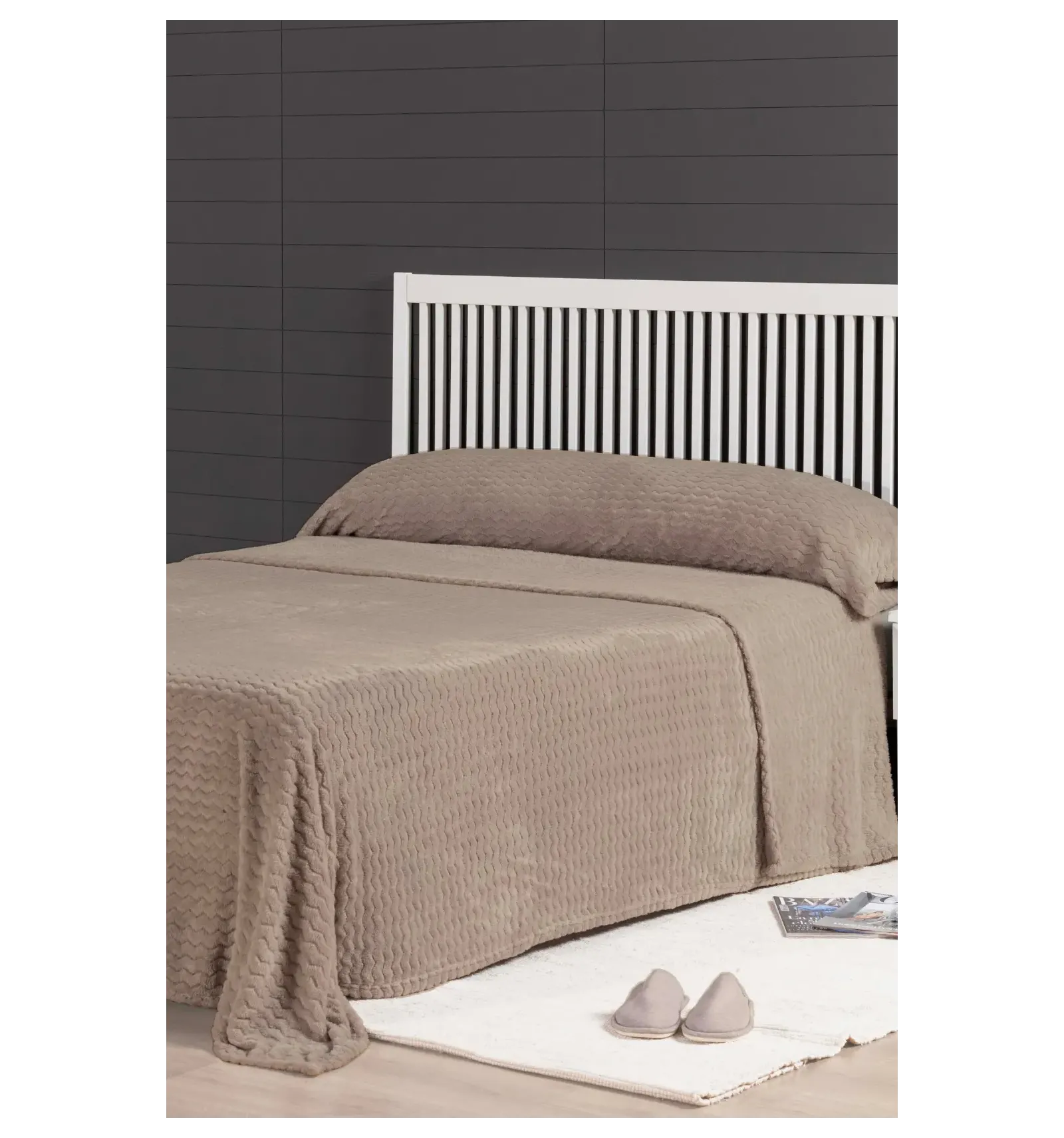 JUEGO DE SABANAS CORALINA JACQUARD KARAMELO  BEIGE