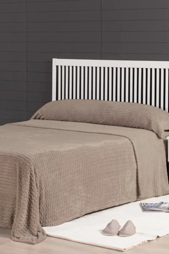 JUEGO DE SABANAS CORALINA JACQUARD KARAMELO  BEIGE