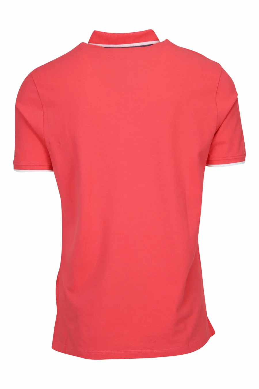 Polo color coral con minilogo escudo