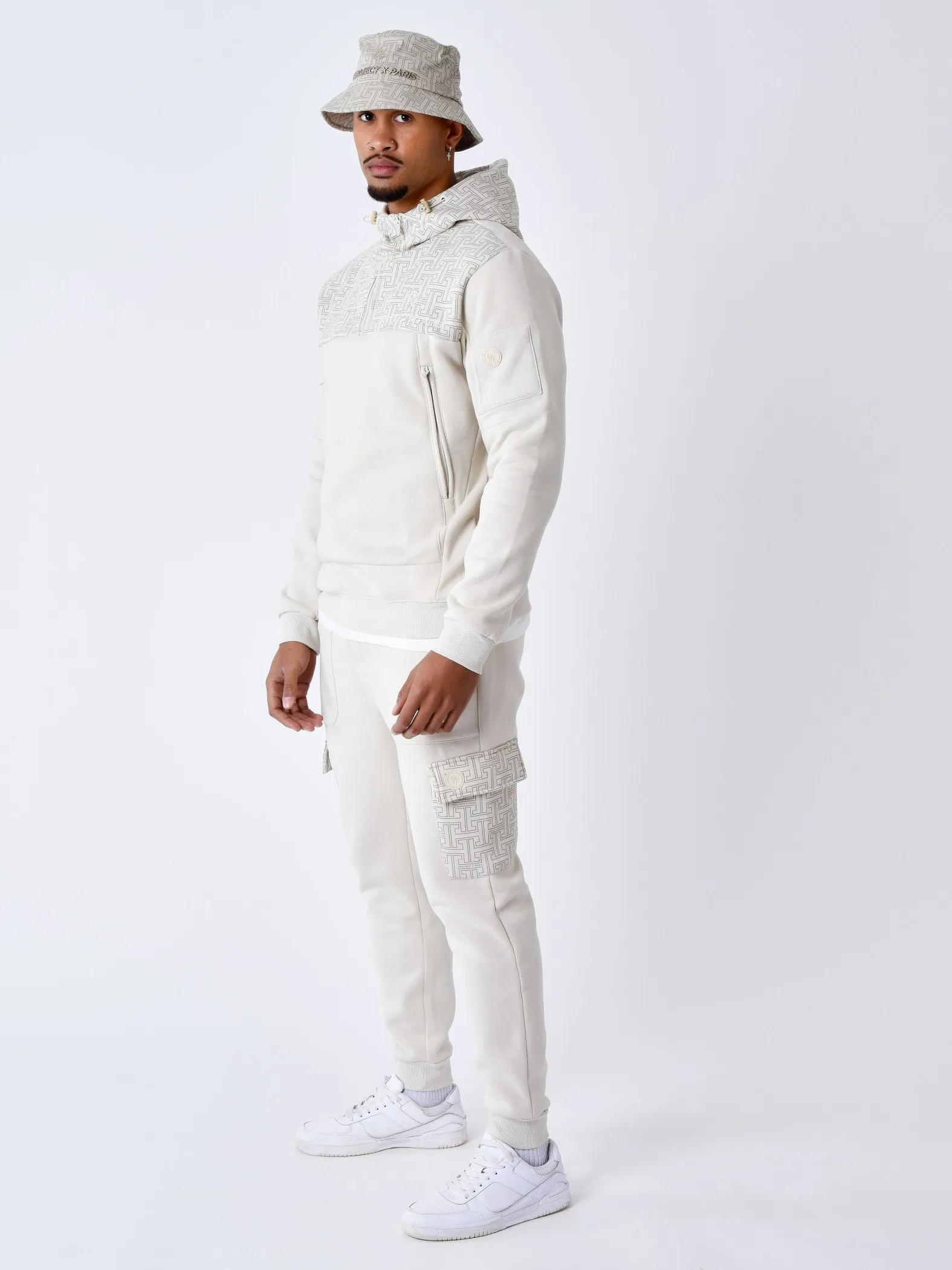 Sudadera con capucha estampada con monograma