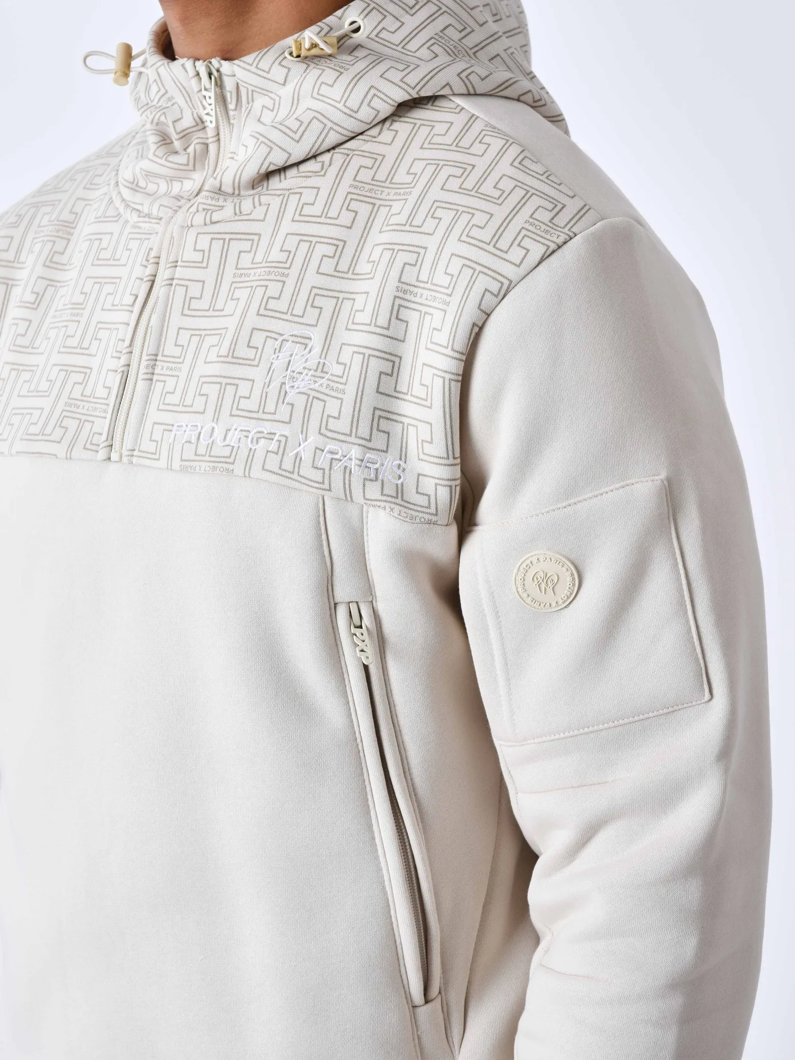 Sudadera con capucha estampada con monograma