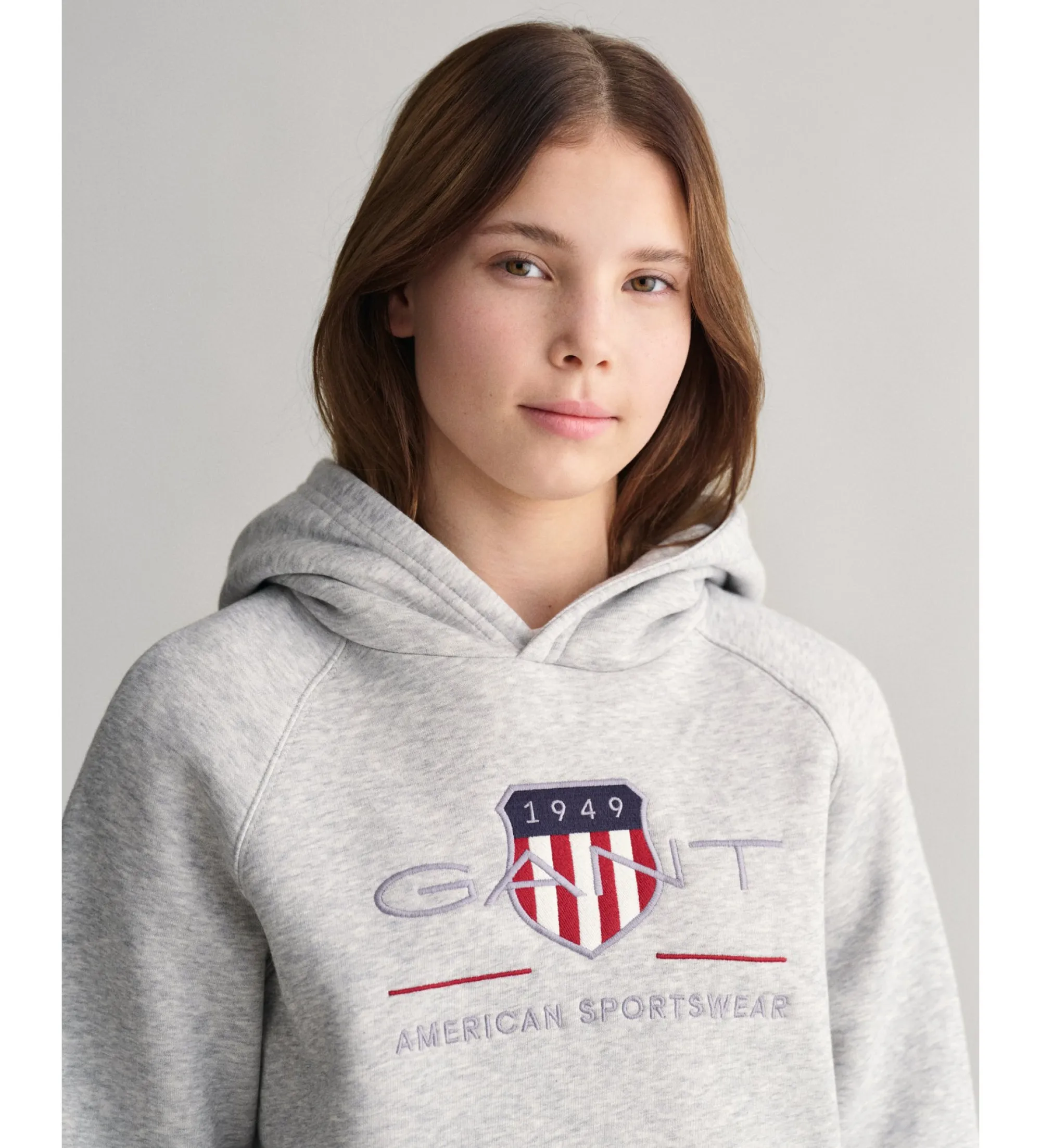 Sudadera con capucha y escudo Archive gris