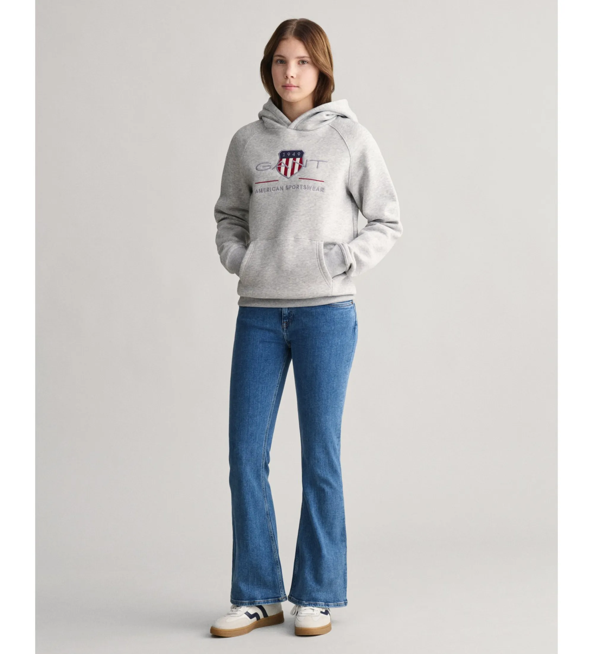 Sudadera con capucha y escudo Archive gris