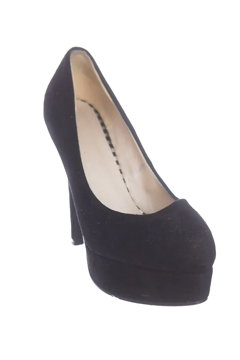 ZAPATOS COLOR NEGRO  CLOSEANDO